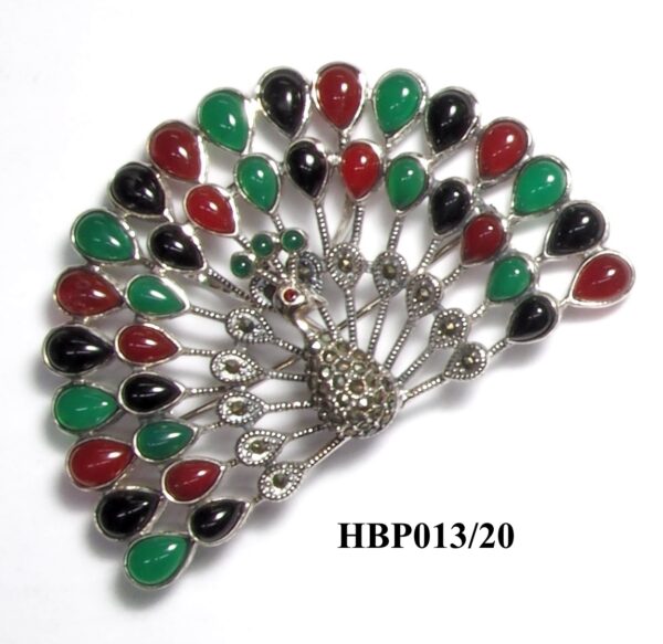 Broche-colgante con pavo real en Plata de 1ª Ley con marcasitas y ágatas de colores.