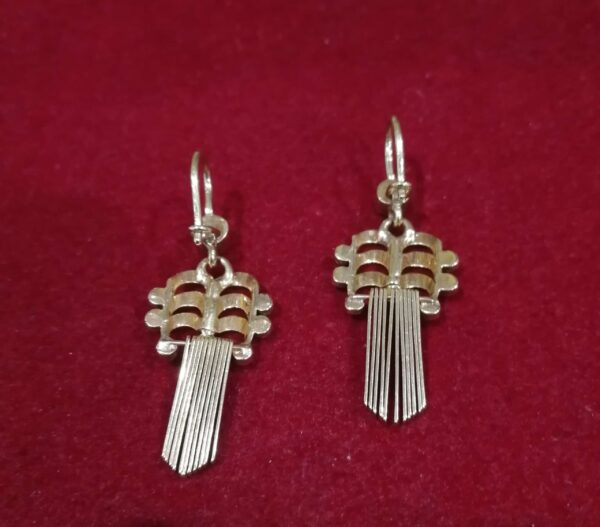 Pendientes en oro de 18k con diamantes. Circa: 1940. - Imagen 2