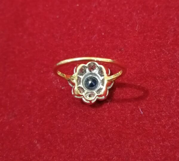 Sortija en oro de 18k con diamantes y zafiro. Circa: 1930-40. Talla 10 - 11 EU.   5 1/2 USA - Imagen 2