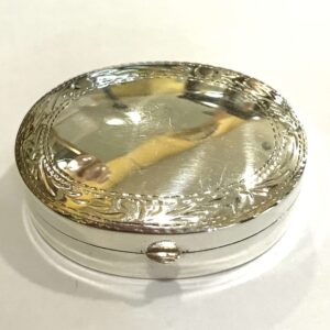 Caja de Plata 1ª Ley (.925) pastillero grabada.
