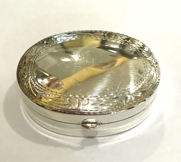 Caja de Plata 1ª Ley (.925) pastillero grabada.