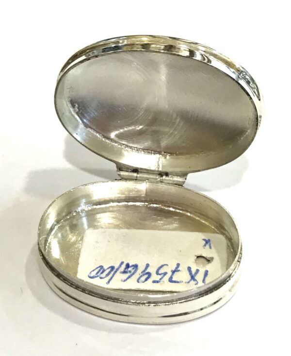 Caja de Plata de 1ª Ley (.925) pastillero grabado. - Imagen 4