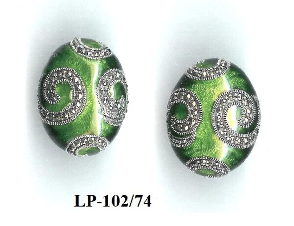 Pendientes ovales de Plata de 1ª Ley (925) con marcasitas y esmalte verde. Cierre de presión.