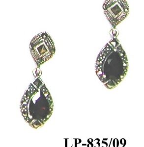 Pendientes en Plata de 1ª Ley con marcasitas y granates.