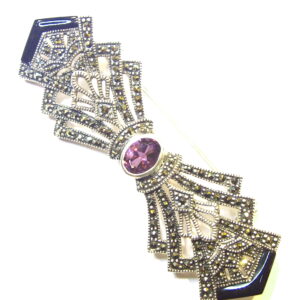 Broche de Plata de Primera Ley (.925), con Marcasitas Ónix y Amatista de estilo Nouveau..