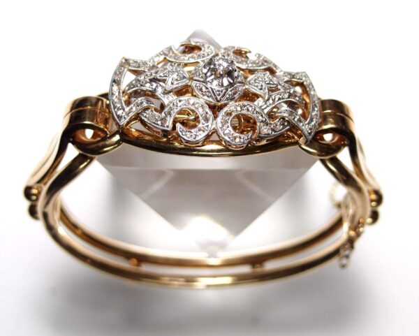 Pulsera rígida de oro de 18k con frente desmontable en broche de estilo Art Decó. Circa:1960. - Imagen 2