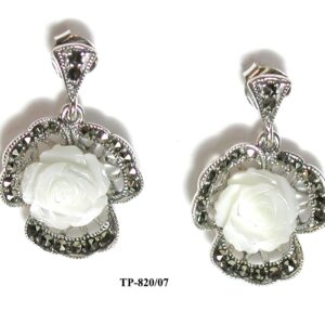 Pendientes Plata 1ª Ley (.925) con Marcasitas y Flor tallada en Nácar.