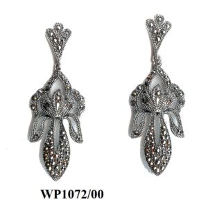 Pendientes con motivos vegetales realizado en Plata de 1ª Ley (925) con marcasitas.